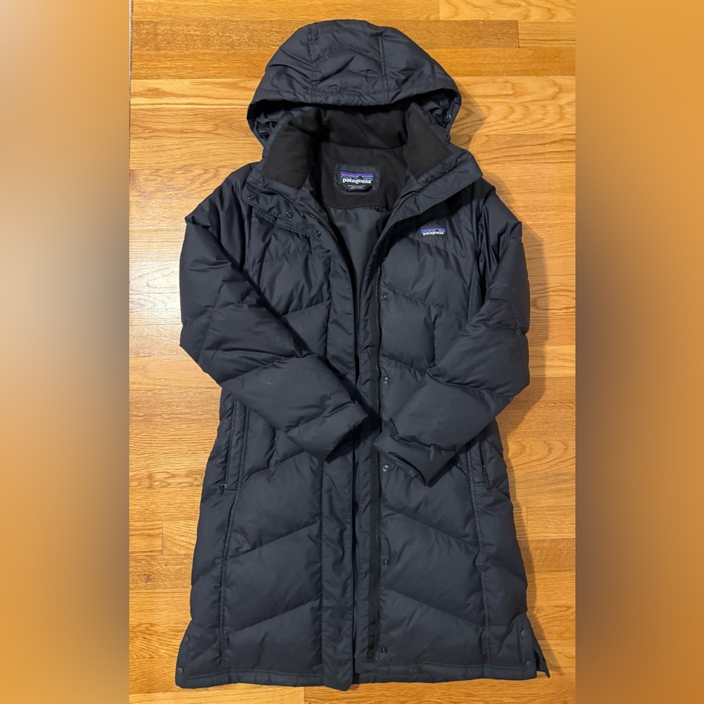 Patagonia Women's Black down with it parka